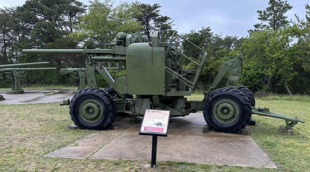 90-MM GUN WAR MEMORIAL