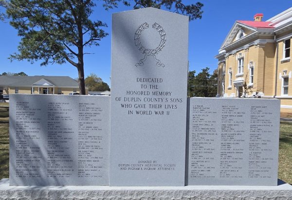 DUPLIN COUNTY’S WORLD WAR II VETERANS MEMORIAL FRONT