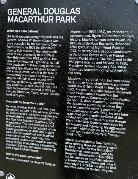GENERAL DOUGLAS MACARTHUR PARK MEMORIAL PLAQUE