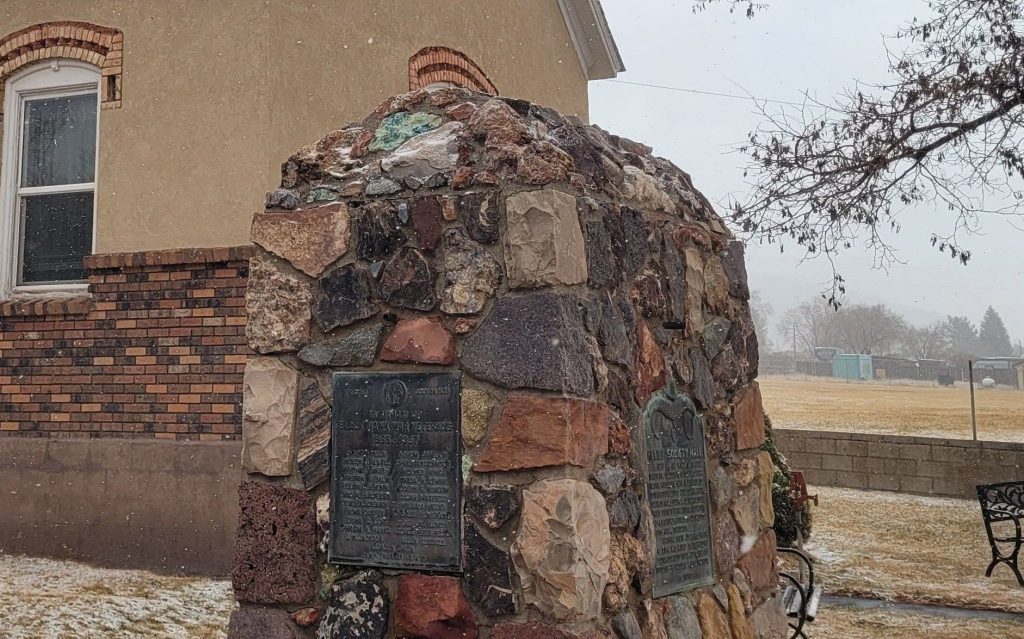 IN MEMORY OF BLACK HAWK WAR VETERANS MEMORIAL