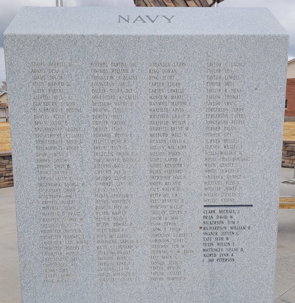 LOA WAR VETERANS MEMORIAL STONE E