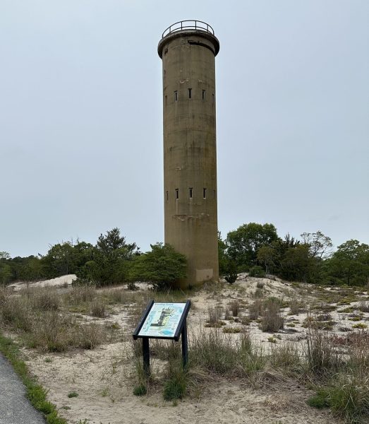 STANDING GUARD WAR MEMORIAL TOWER