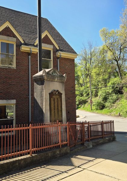 THE CITIZENS OF SPRING HILL ROLL OF HONOR WORLD WAR MEMORIAL