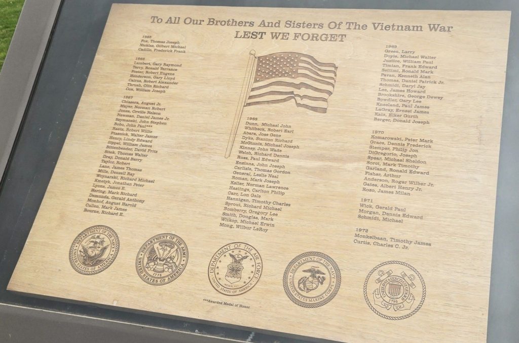 TO ALL OUR BROTHERS AND SISTERS OF THE VIETNAM WAR MEMORIAL PLAQUE