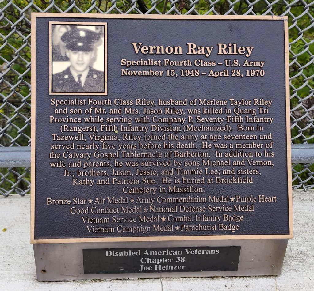 VERNON RAY RILEY WAR MEMORIAL PLAQUE