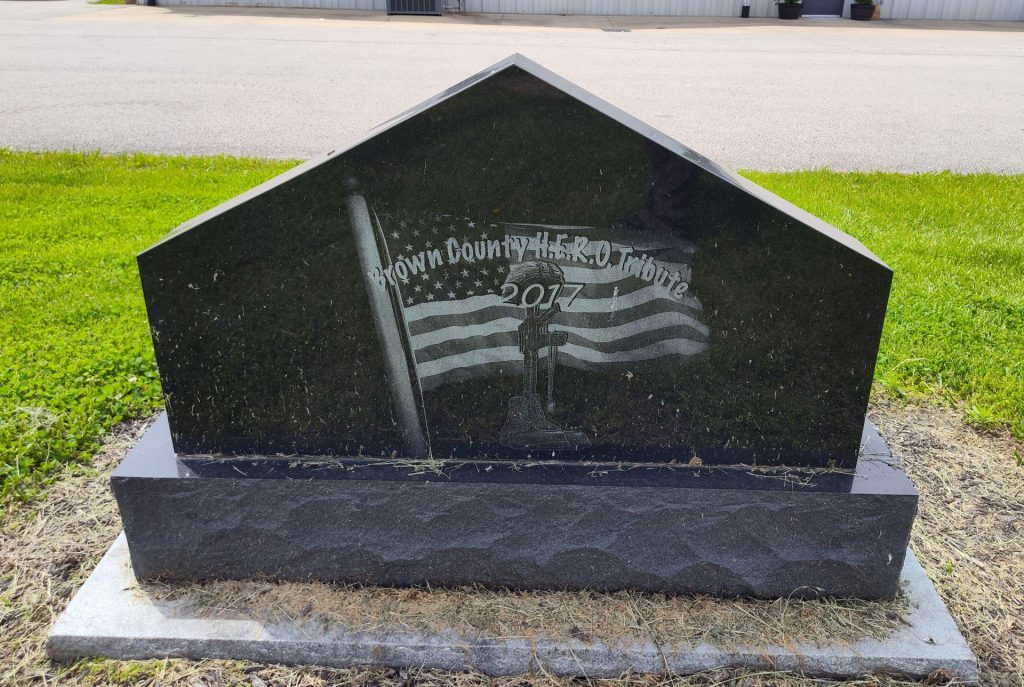 VIETNAM A HERO’S STORY WILL NEVER BE FORGOTTEN WAR MEMORIAL BACK