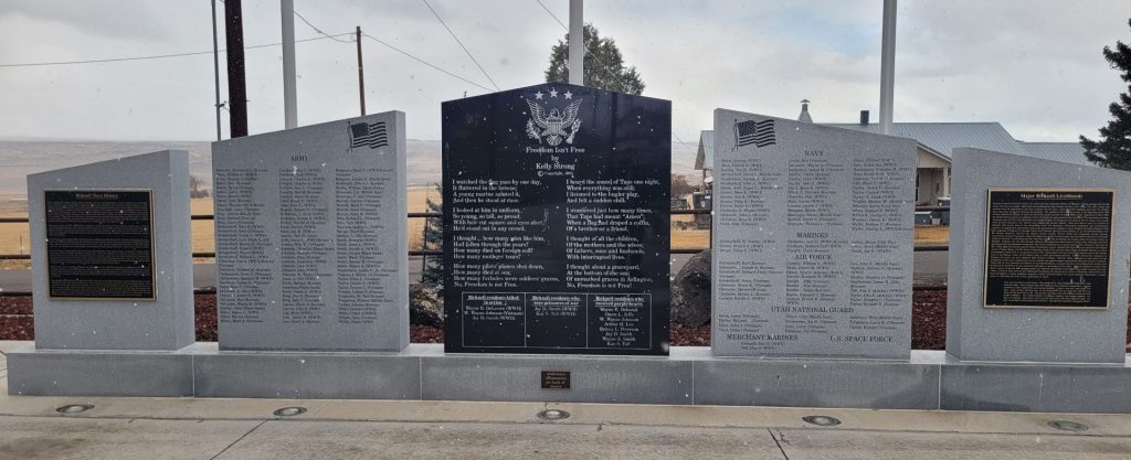 BICKNELL WAR VETERANS MEMORIAL