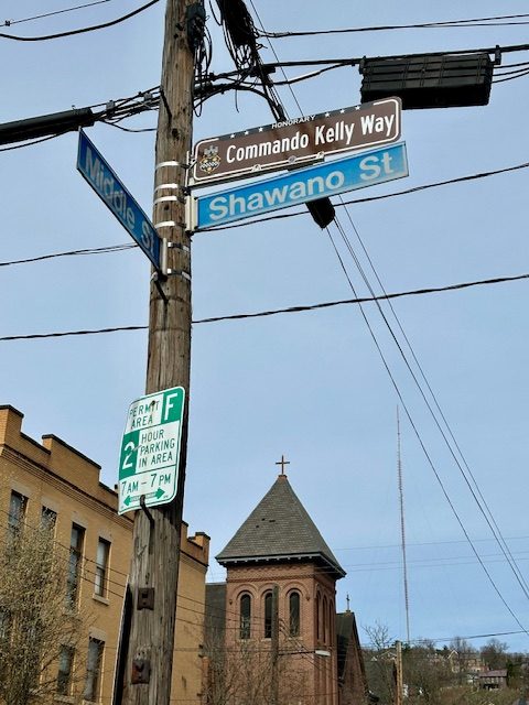 COMMANDO KELLY WAY MEDAL OF HONOR WAR MEMORIAL STREET SIGN