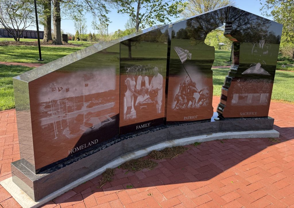 DELAWARE GOLD STAR FAMILY MEMORIAL MONUMENT BACK