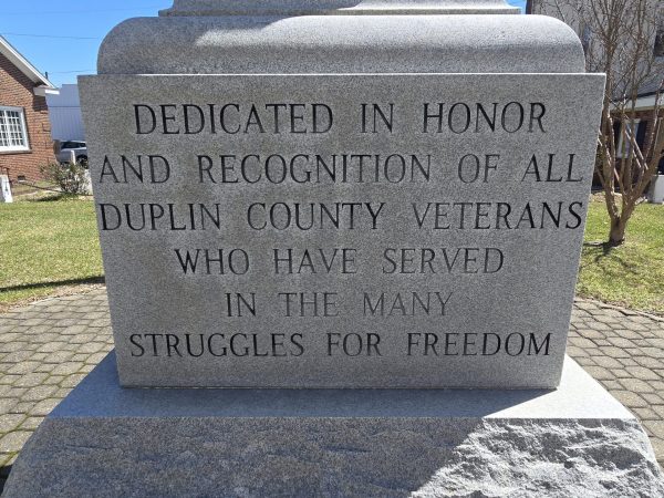 DUPLIN COUNTY WAR VETERANS MEMORIAL DEDICATION STONE