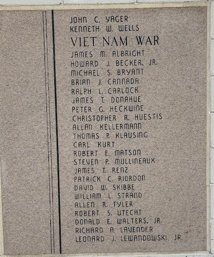 LAKE PARK MEMORIAL PAVILION PLAQUE E