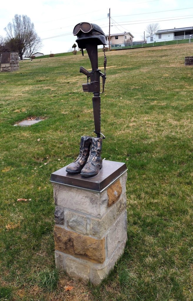 MILITARY GARDEN OF HONOR WAR MEMORIAL BATTLEFIELD CROSS
