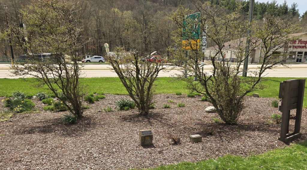 MURRYSVILLE GARDEN CLUB SEPTEMBER 11, 2001 MEMORIAL