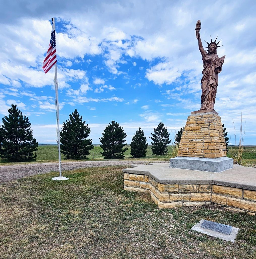 SMITH CENTER STATUE OF LIBERTY REPLICA MEMORIAL