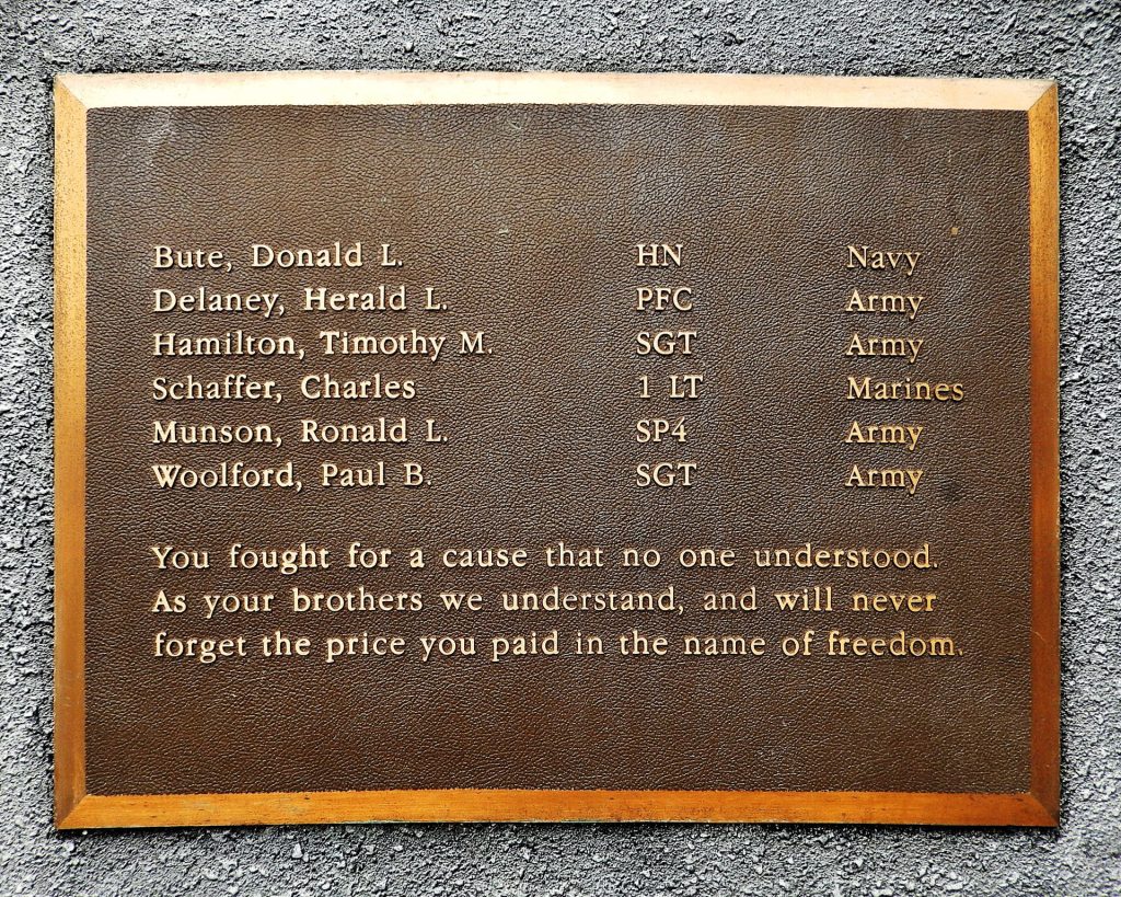 STREATOR VIETNAM VETEANS MEMORIAL HONOR ROLL PLAQUE