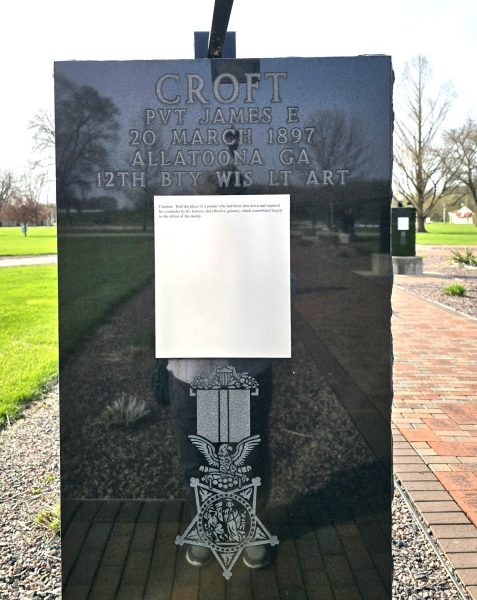 VETERANS PLAZA-MEDAL OF HONOR VETERANS WALKWAY STONE D
