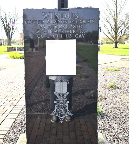 VETERANS PLAZA-MEDAL OF HONOR VETERANS WALKWAY STONE H