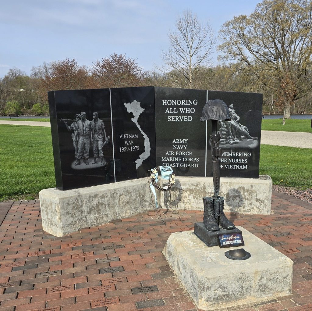 VETERANS PLAZA-MEDAL OF HONOR VETERANS WALKWAY VIETNAM MEMORIAL