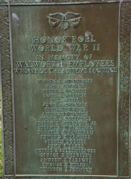 WALWORTH EMPLOYEES WORLD WAR II SUPREME SACRIFICE MEMORIAL PLAQUE