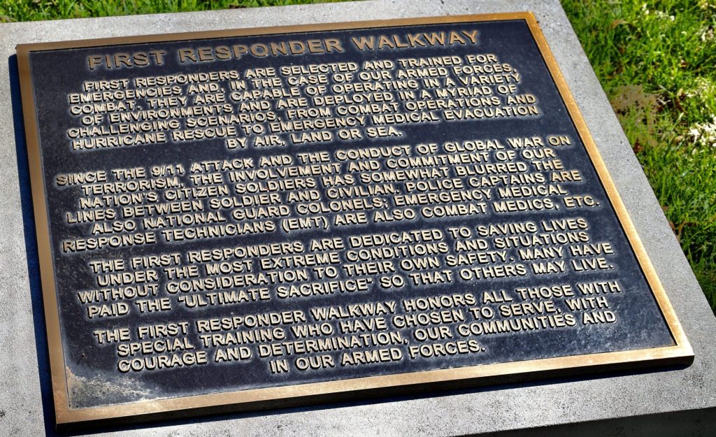 WOUNDED WARRIOR-COMBAT MEDIC STATUE MEMORIAL PLAQUE D