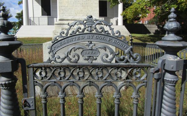 COL. F. ROBLE WAR MEMORIAL GATE