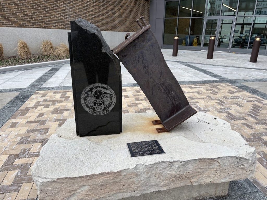 DES PLAINES SEPTEMBER 11, 2001 MEMORIAL