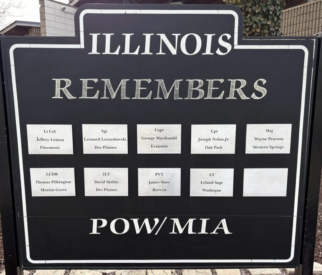 ILLINOIS REMEMBERS POW MIA DES PLAINES MEMORIAL PLAQUE