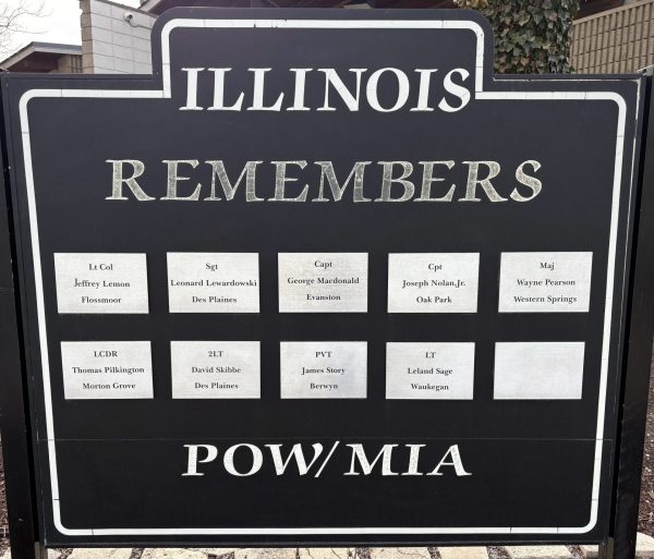 ILLINOIS REMEMBERS POW MIA DES PLAINES MEMORIAL PLAQUE