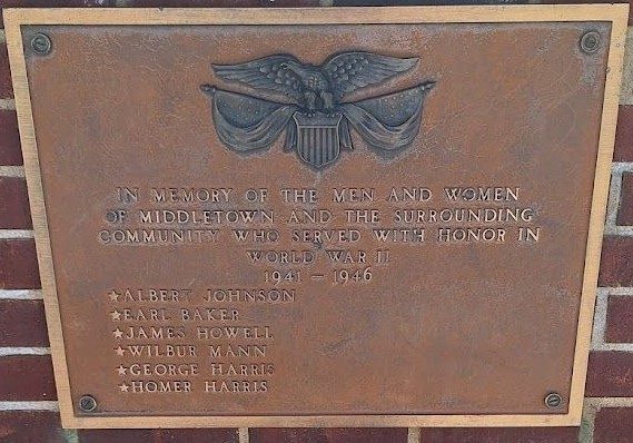 MIDDLETOWN AND SURRONDING COMMUNITY WORLD WAR II MEMORIAL PLAQUE