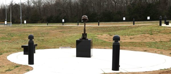 MONUMENT TO THE FALLEN SOLDIERS BATTLEFIELD CROSS