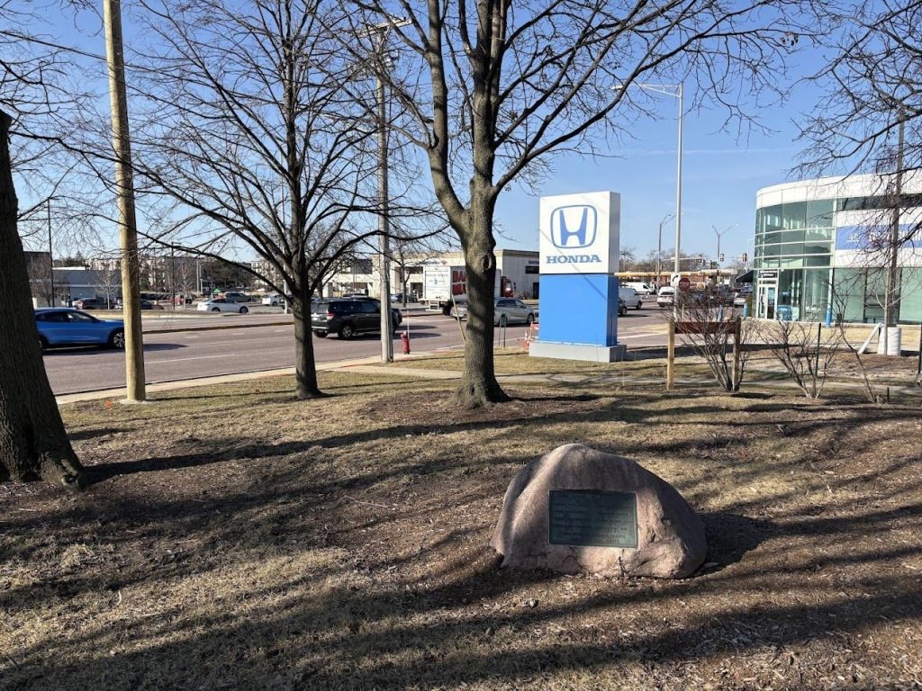 MORTON GROVE VIETNAM VETERANS MEMORIAL