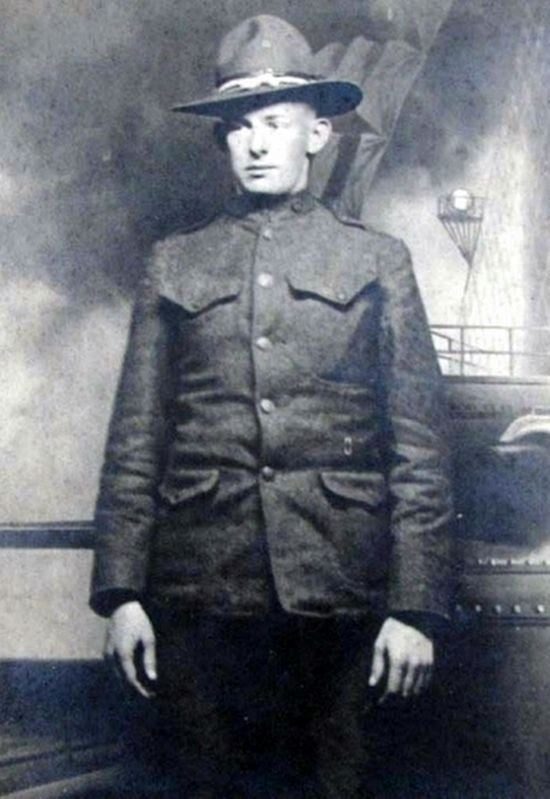 PVT. WILLIAM M. DURR WAR MEMORIAL TREE PHOTO