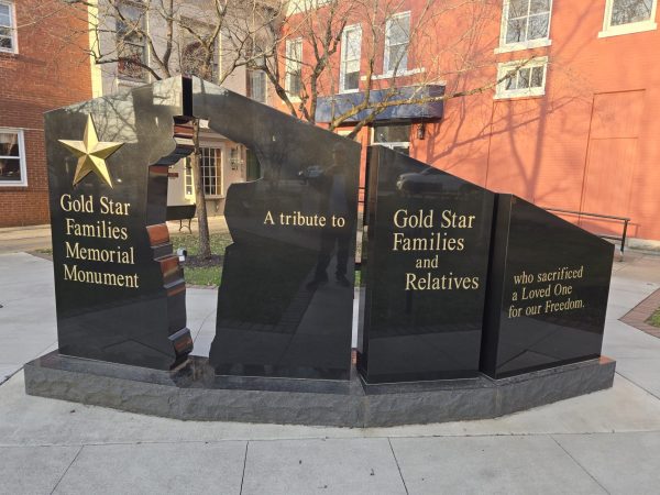SHELBYVILLE GOLD STAR FAMILIES MEMORIAL MONUMENT FRONT