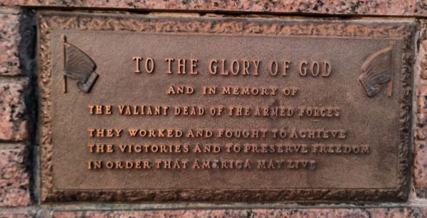 TO THE GLORY OF GOD VALIANT DEAD MEMORIAL PLAQUE