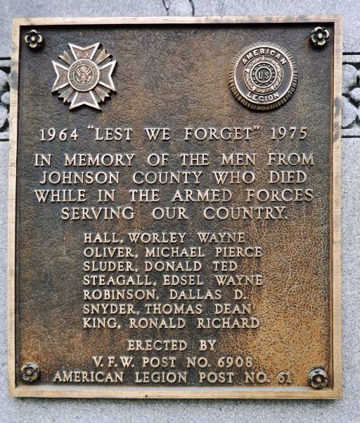 1964 “LEST WE FORGET” 1975 WAR MEMORIAL PLAQUE