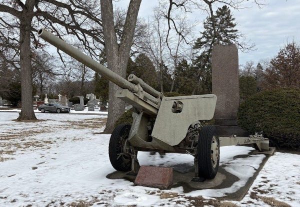 DARIUS-GIRENAS AMERICAN LEGION POST 271 WAR MEMORIAL CANNON