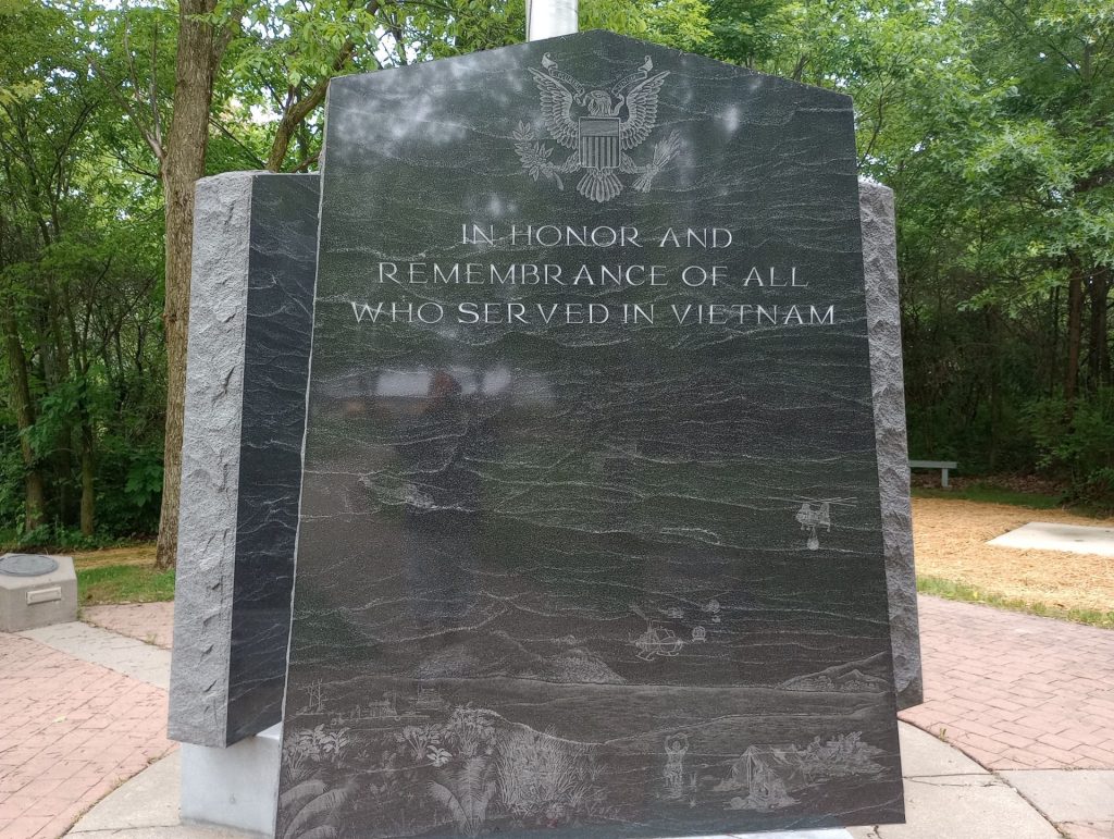FORT WAYNE VIETNAM VETERANS WAR MEMORIAL SIDE A