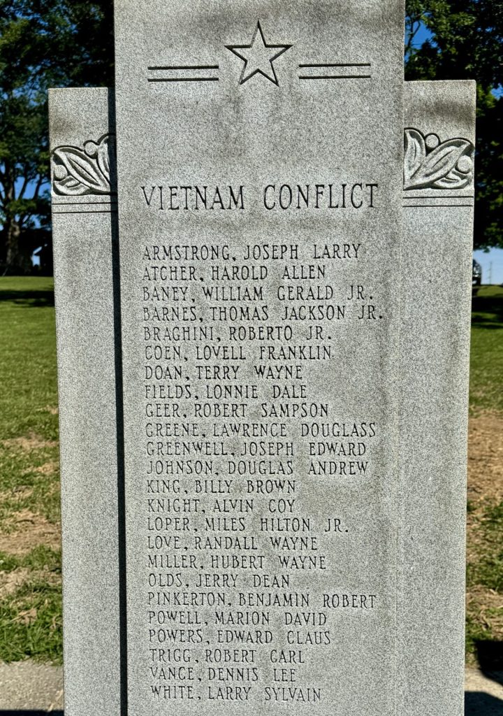 HARDIN COUNTY WAR VETERANS MEMORIAL STONE B