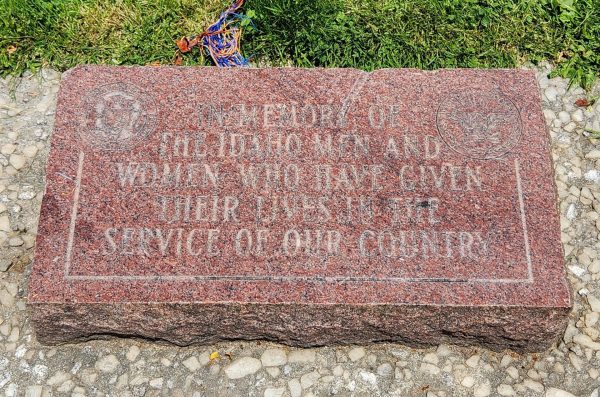 IN MEMORY OF IDAHO MEN AND WOMEN WHO GAVE THEIR LIVES FOR OUR COUNTRY MEMORIAL STONE