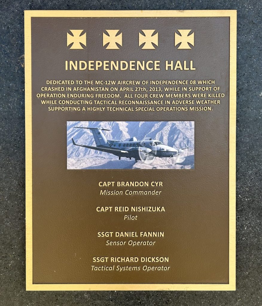 INDEPENDENCE HALL WAR MEMORIAL BUILDING PLAQUE