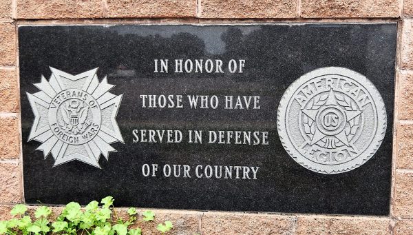 MOORHEAD WAR VETERANS MEMORIAL PLAQUE