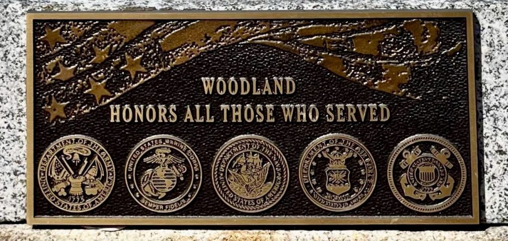 WOODLAWN HOHORS ALL THOSE WHO SERVED MEMORIAL PLAQUE