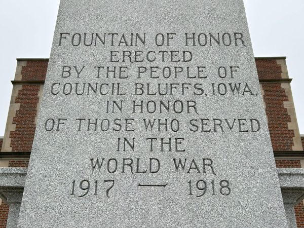 COUNCIL BLUFFS, IOWA FOUNTAIN OF HONOR WAR MEMORIAL STONE