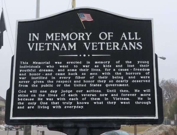 IN MEMORY OF ALL VIETNAM VETERANS MEMORIAL MARKER