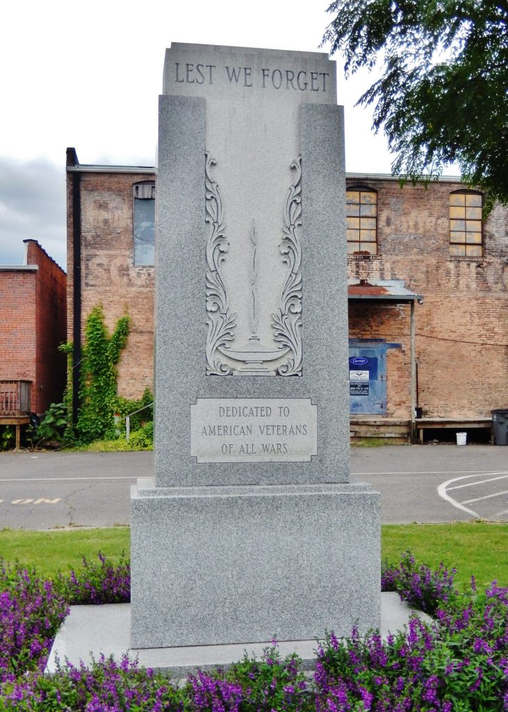 LEST WE FORGET DEDICATED TO AMERICAN VETERANS OF ALL WARS MEMORIAL