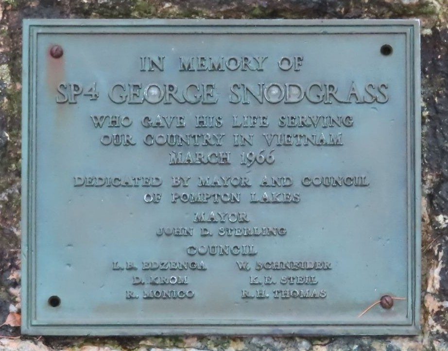 SP4 GEORGE SNODGRASS WAR MEMORIAL PLAQUE