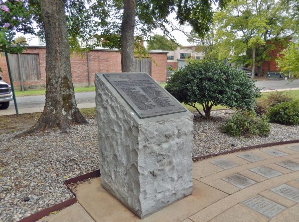 STUDENTS OF SENIOR HIGH SCHOOL WHO MADE THE SUPREME SACRIFICE WORLD WAR II MEMORIAL