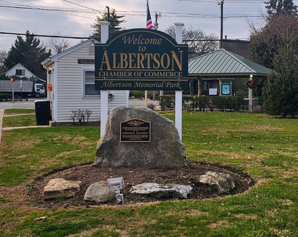 ALBERTSON AND ROSLYN HEIGHTS ULTIMATE SACRIFICE VIETNAM WAR MEMORIAL