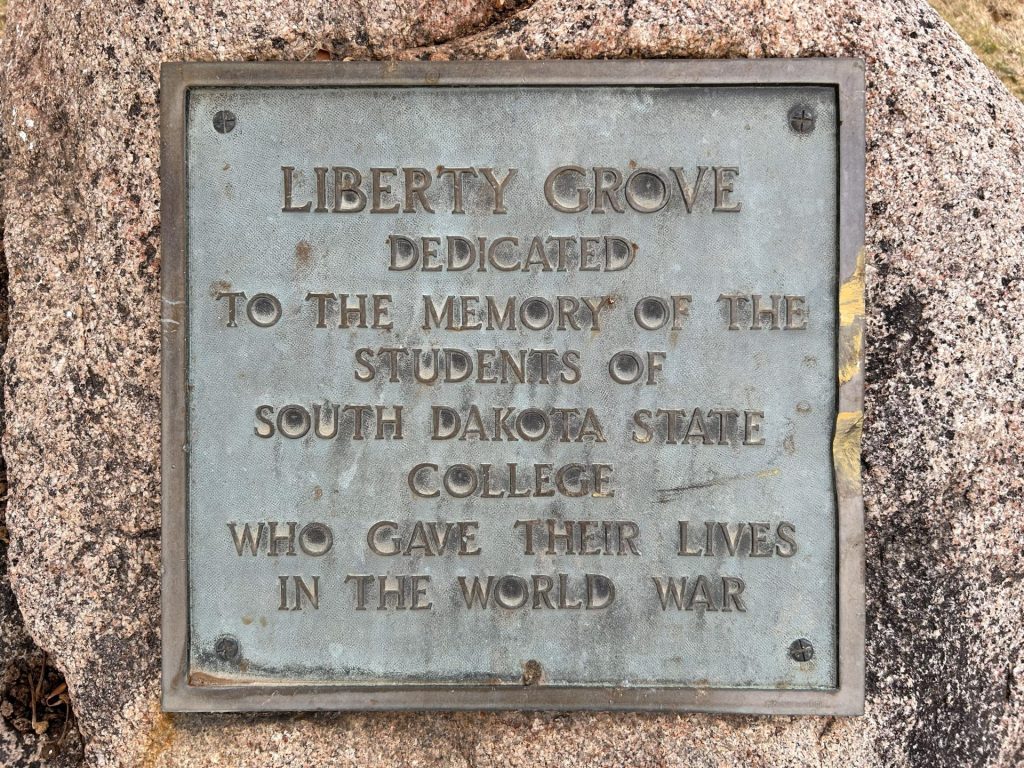 BROOKINGS MEDAL OF HONOR PARK PLAQUE D