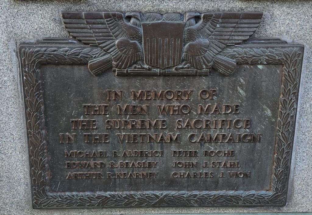 FLORAL PARK SUPREME SACRIFICE VIETNAM CAMPAIGN MEMORIAL PLAQUE
